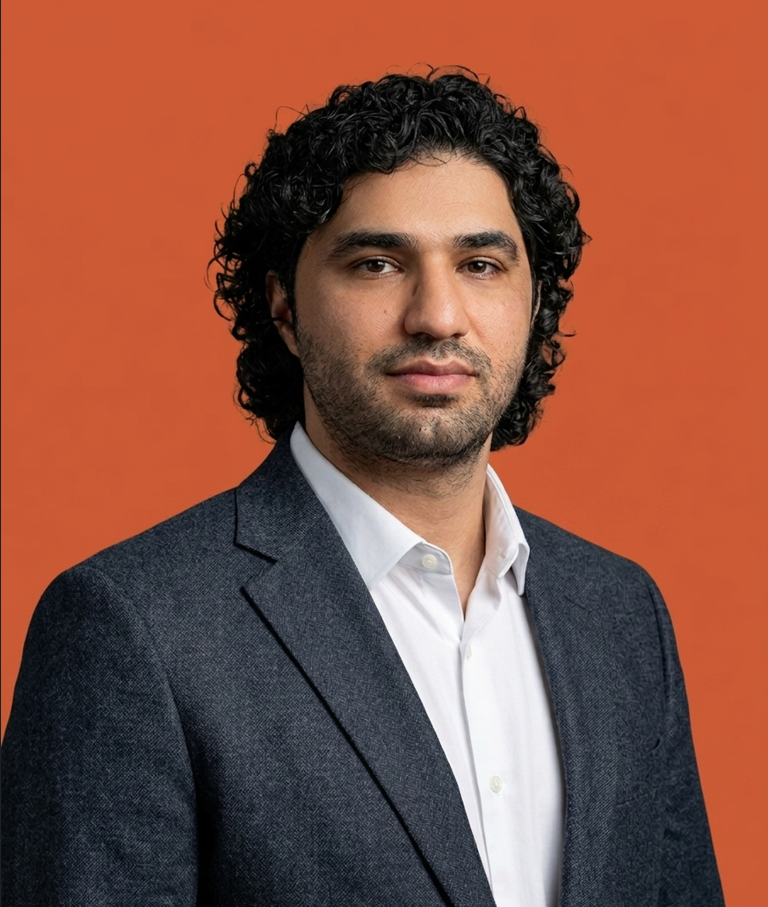 Zafar Amini - Profil